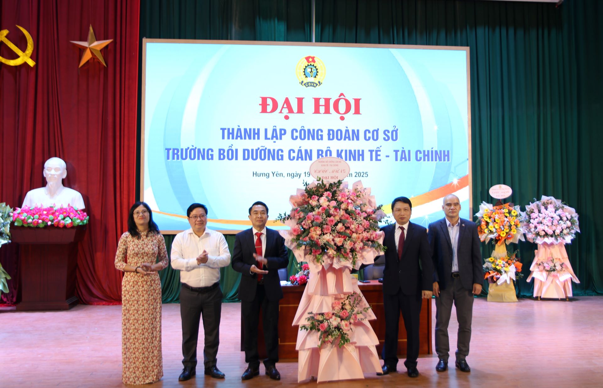 Tổ chức thành công Đại hội thành lập Công đoàn cơ sở Trường Bồi dưỡng cán bộ Kinh tế - Tài chính