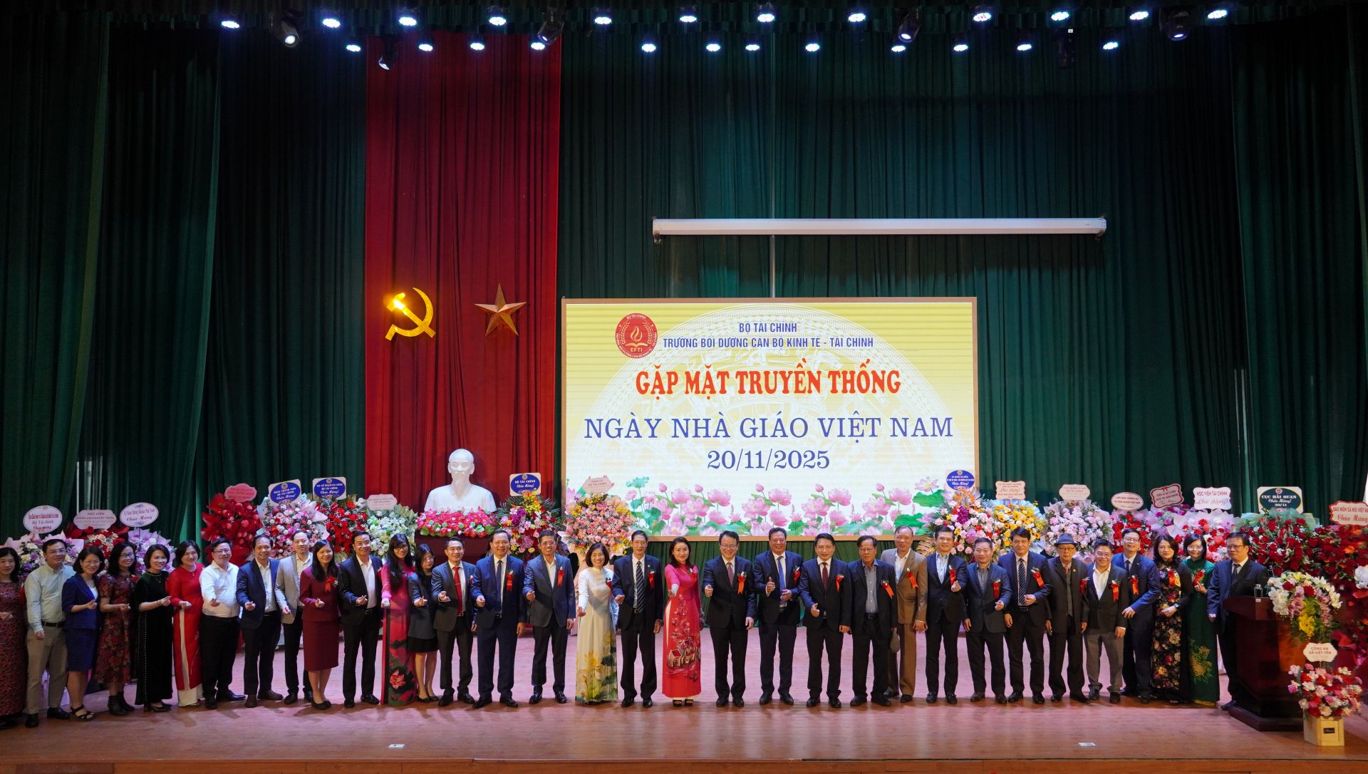 Trường Bồi dưỡng cán bộ Kinh tế - Tài chính tổ chức buổi gặp mặt truyền thống ngày Nhà giáo Việt Nam 20/11