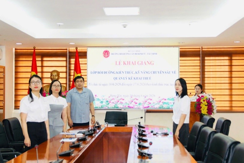 Khai giảng Lớp Tập huấn kỹ năng lãnh đạo, quản lý cho công chức lãnh đạo và công chức trong diện quy hoạch chức danh lãnh đạo của Cục Thuế